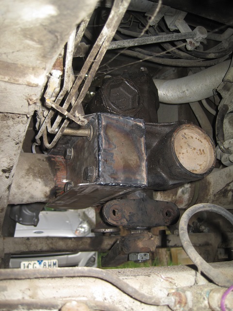 Steering box Mounting.jpg