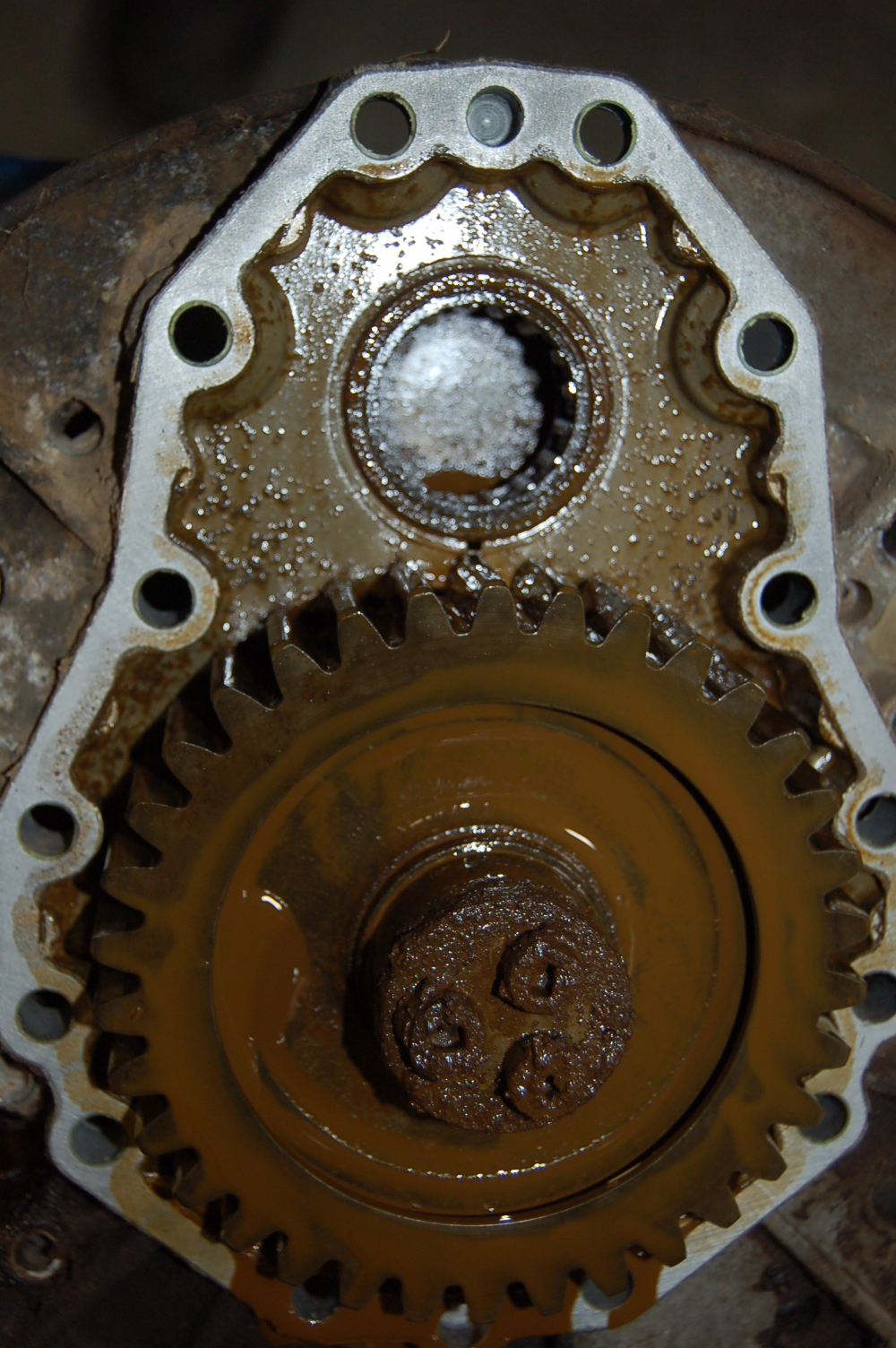 712M Reynolds Hub Seal Leak (37).JPG