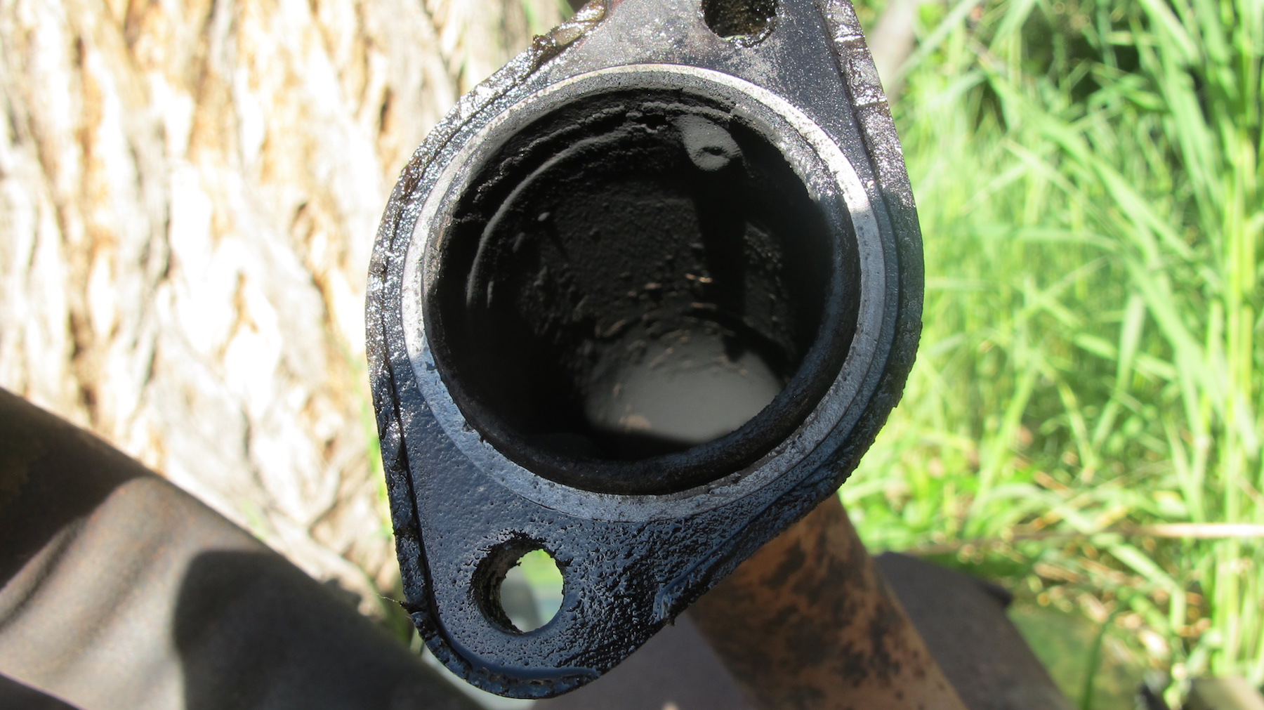 The number 4 leaking manifold stud flange