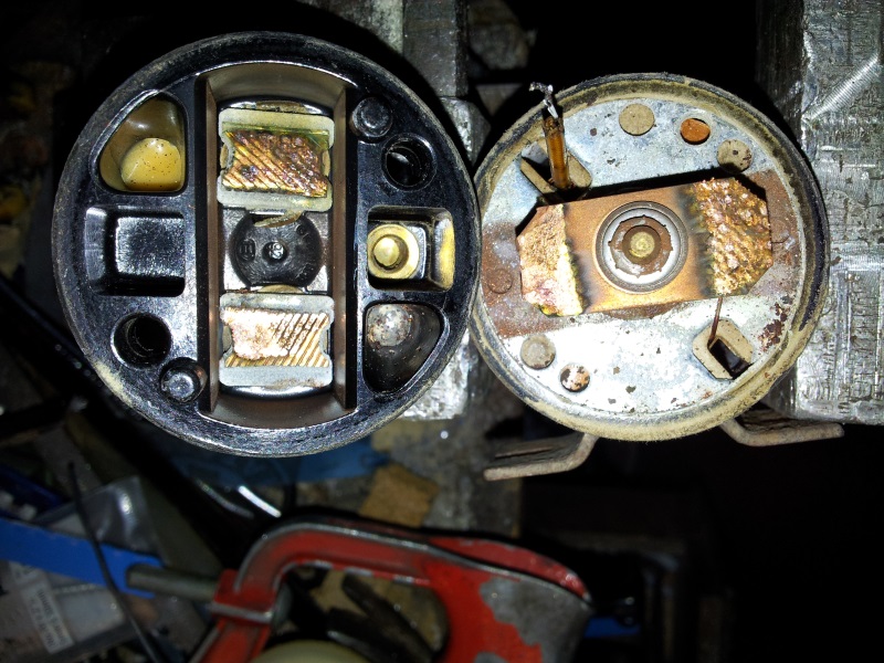 solenoid open showing copper contact bar.jpg