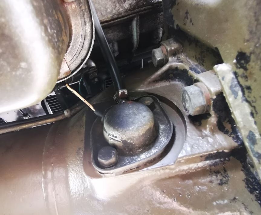 front diff breather tube.JPG