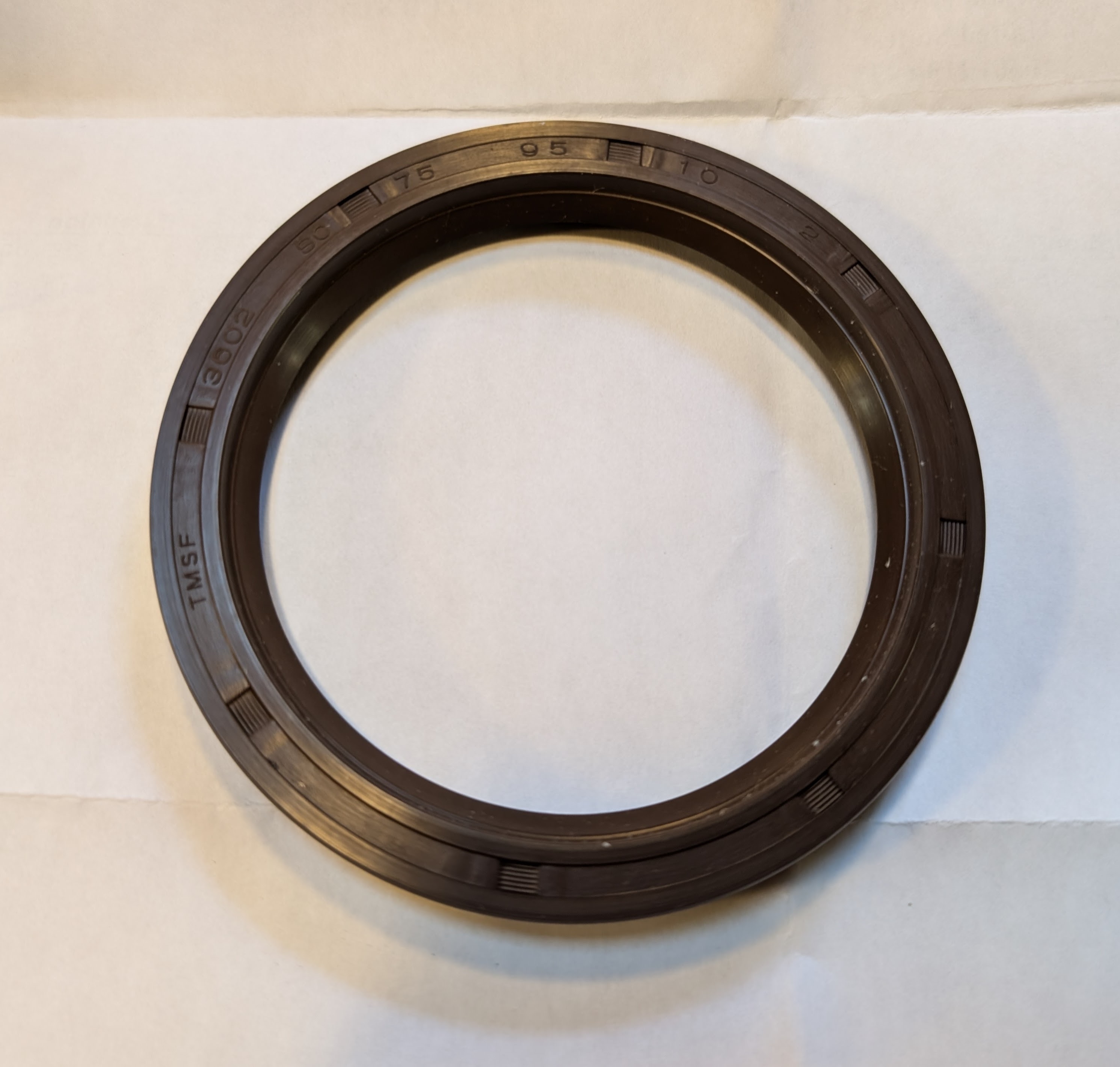 New rear main seal outside.jpg